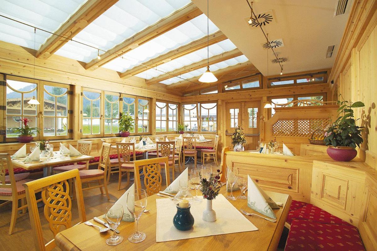 Hotel Hubertus Mit Erlebnislandgasthof Reitherwirt Kitzbuhel Bagian luar foto