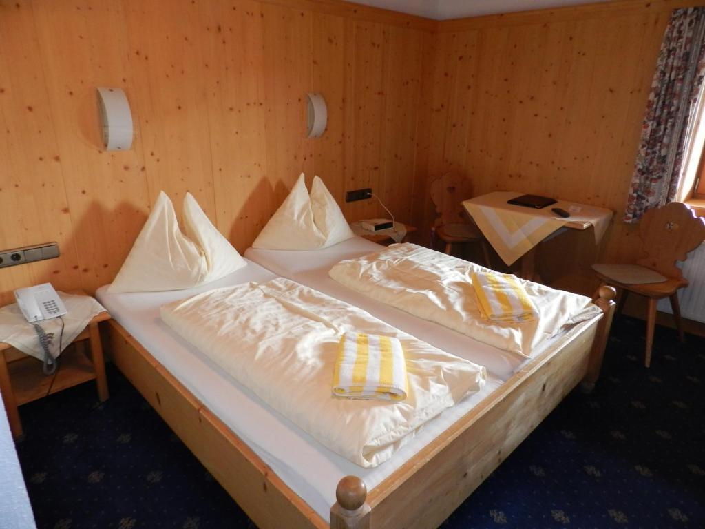 Hotel Hubertus Mit Erlebnislandgasthof Reitherwirt Kitzbuhel Ruang foto