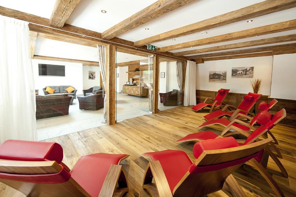 Hotel Hubertus Mit Erlebnislandgasthof Reitherwirt Kitzbuhel Bagian luar foto