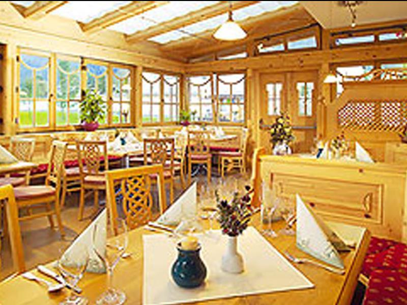 Hotel Hubertus Mit Erlebnislandgasthof Reitherwirt Kitzbuhel Bagian luar foto