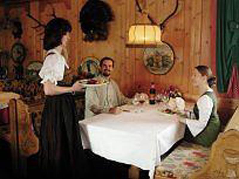Hotel Hubertus Mit Erlebnislandgasthof Reitherwirt Kitzbuhel Bagian luar foto